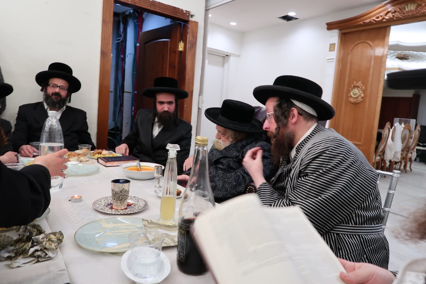 האדמו"ר מתולדות אברהם יצחק