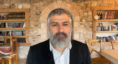 צבי יחזקאלי בפינה על פרשת ויקהל • צפו