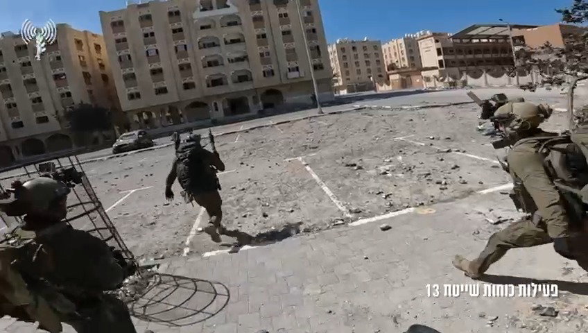 לוחמי שייטת 13 בשכונת חמד