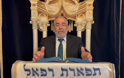 הרב שלמה זביחי בפרסית על 'ויקהל' • צפו 