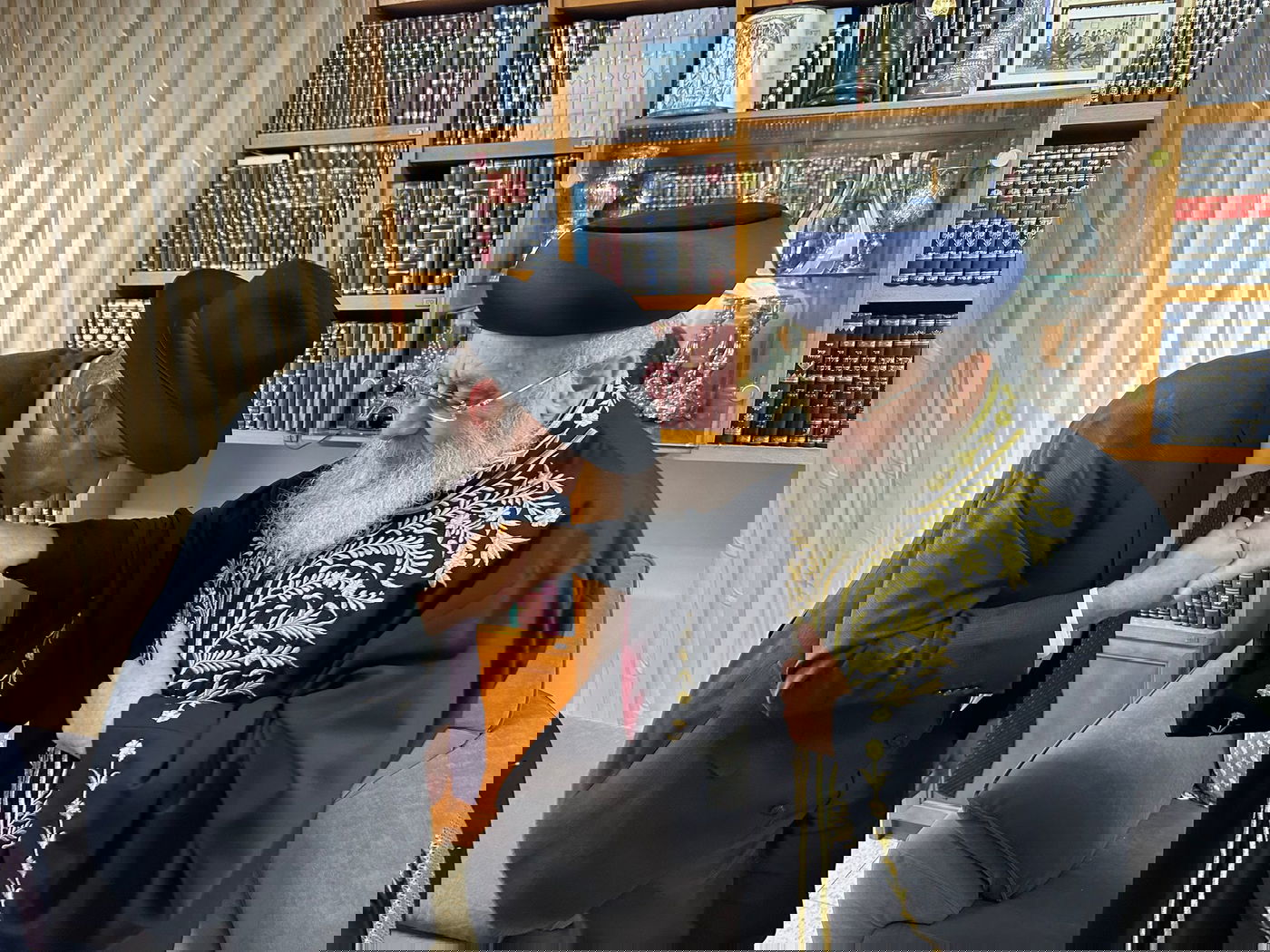 רגע לפני הבחירות: מועמד 'דגל' קיבל את ברכת הראשון לציון