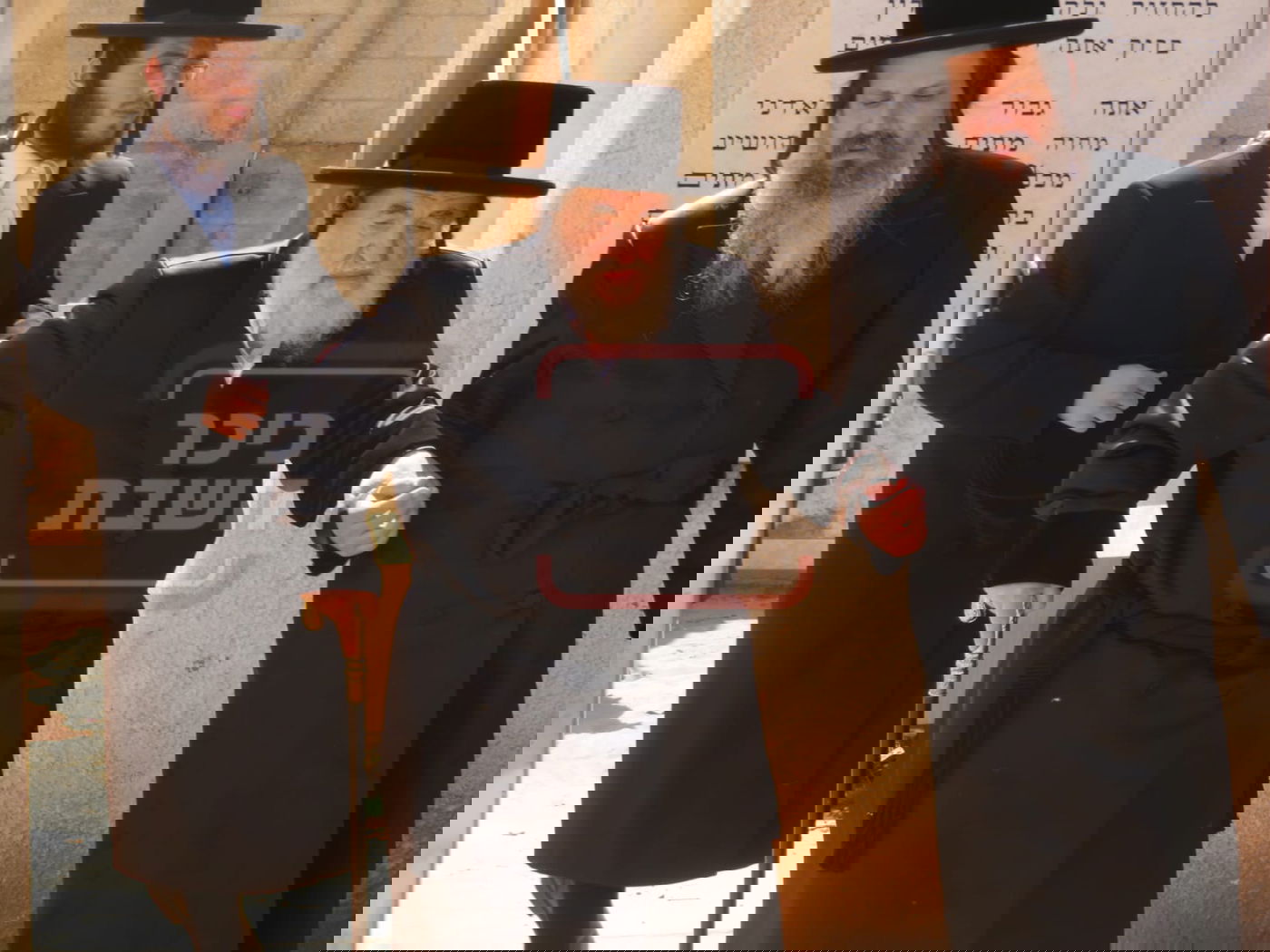 מה חיפש האדמו"ר בבית החיים בגפו יחידי בערב שבת?