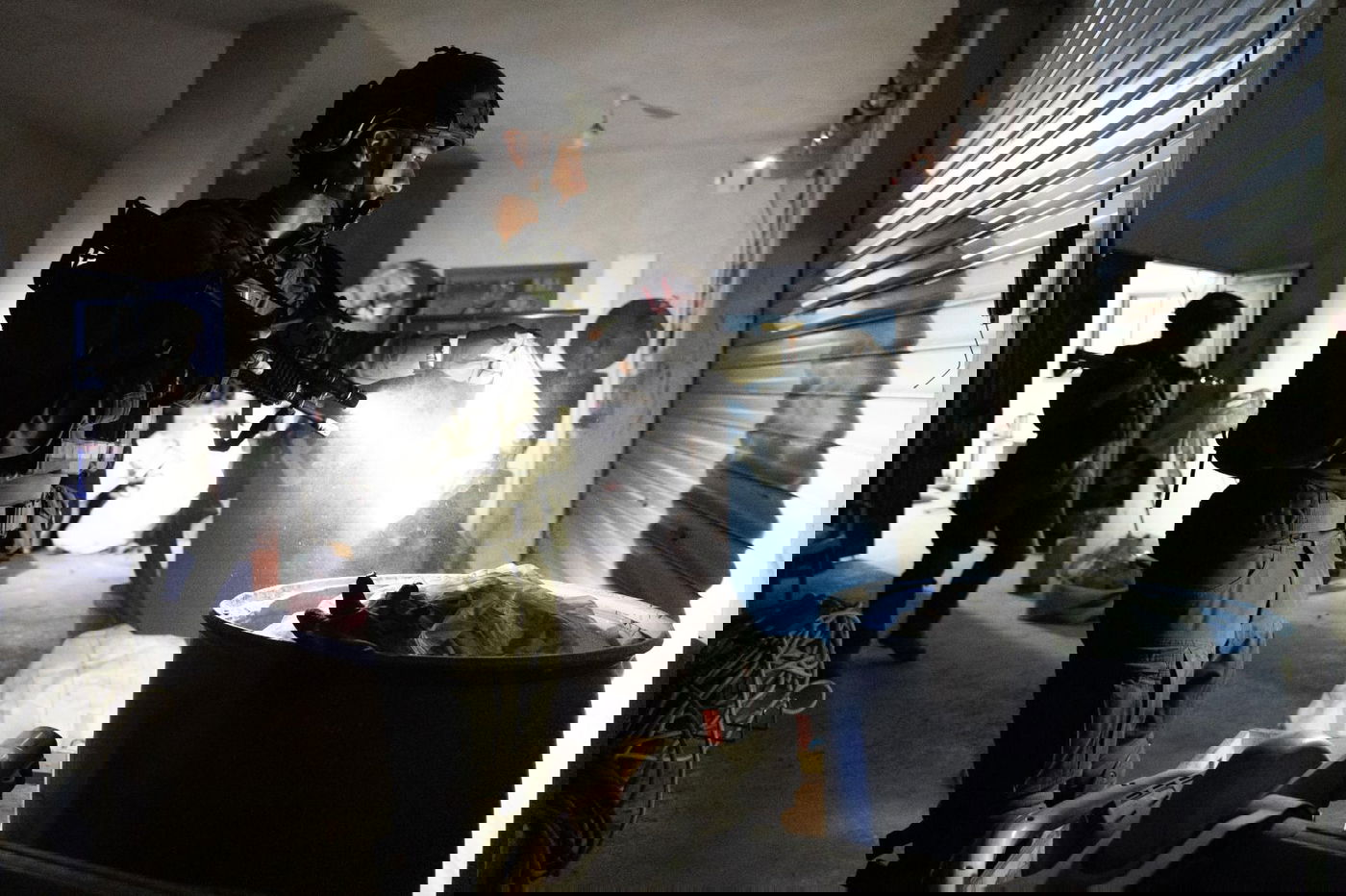 צה"ל פעל באזור שבו מחבל הפעיל שלשום מטען; שלושה מבוקשים נעצרו ביו"ש