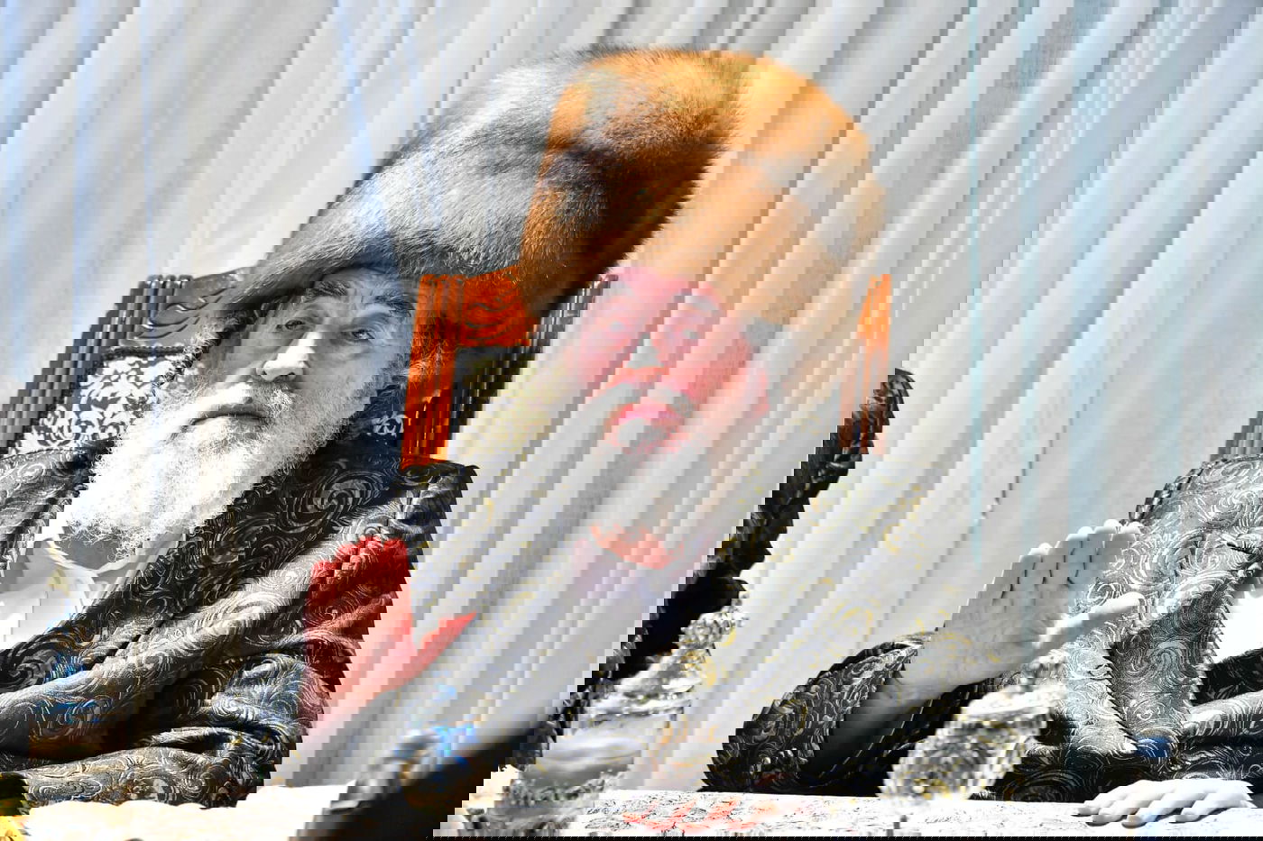 חבוש בקאלפיק: כך ערך האדמו"ר סעודת ראש חודש בבית הנגיד האלעדי