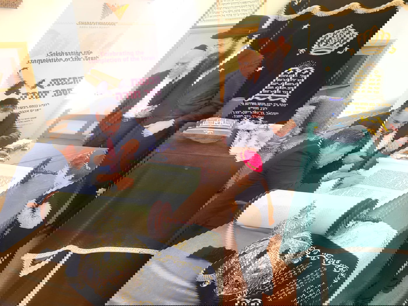 הקהילה היהודית באתיופיה הכניסה ספר תורה בשדה התעופה | צפו בתיעוד 