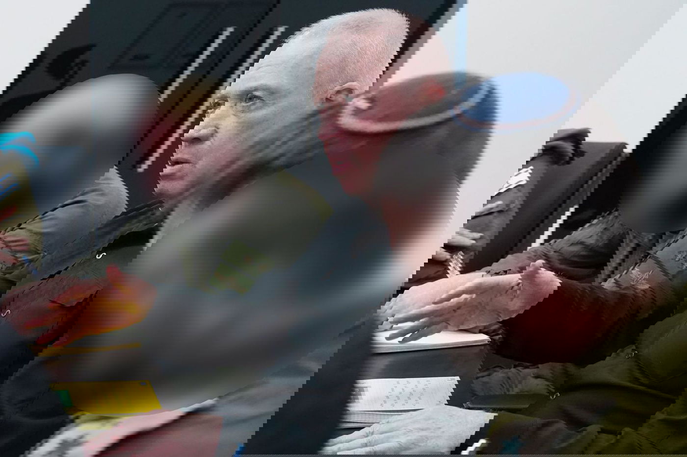 שר הביטחון גלנט ללוחמי 'דובדבן': "להיערך להתגברות הטרור ברמדאן"