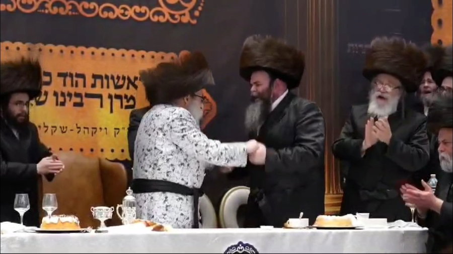 הריקוד בשמחה
