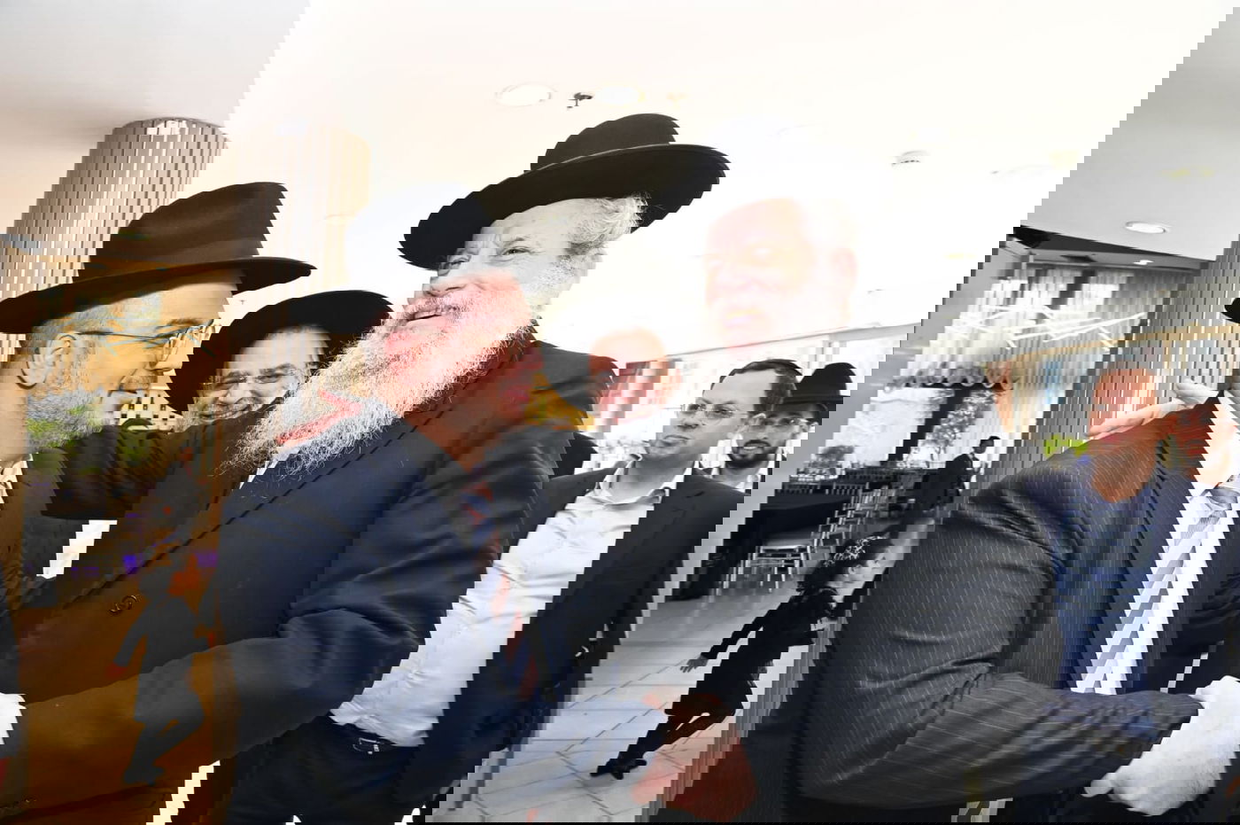 גדולי העסקונה הבני ברקית בברית לבנו של יעקב זכריהו | גלריה