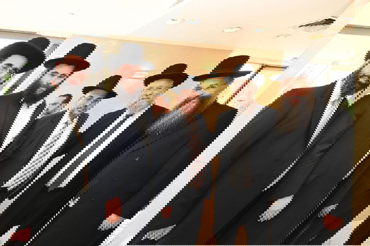 גדולי העסקונה הבני ברקית בברית לבנו של יעקב זכריהו | גלריה