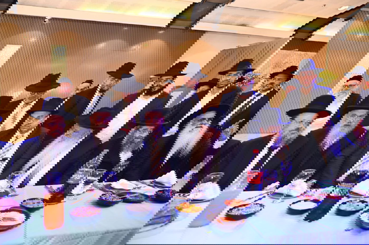 גדולי העסקונה הבני ברקית בברית לבנו של יעקב זכריהו | גלריה