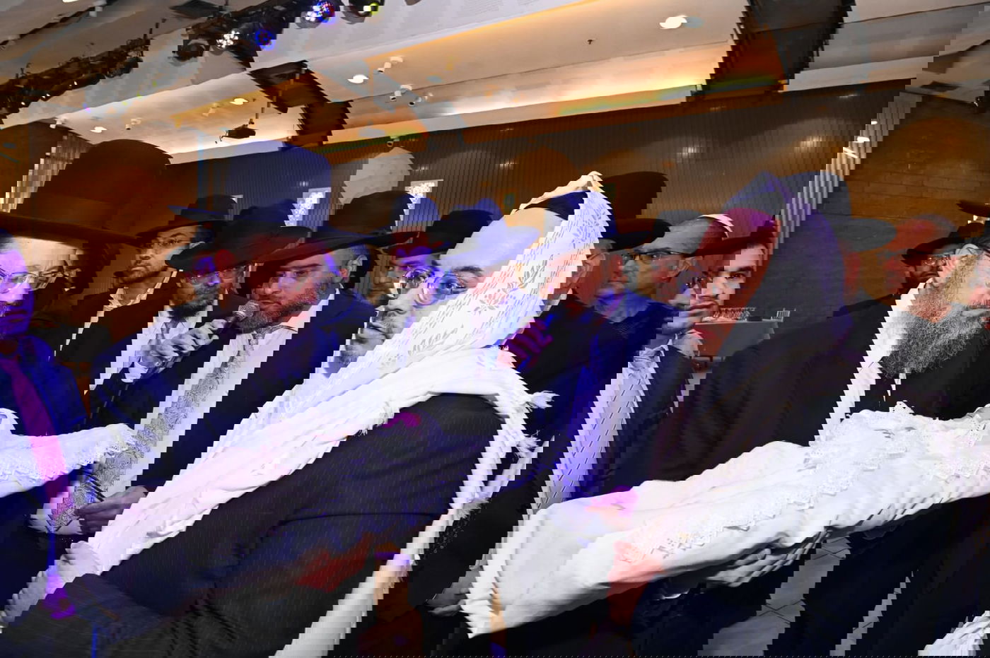 גדולי העסקונה הבני ברקית בברית לבנו של יעקב זכריהו | גלריה