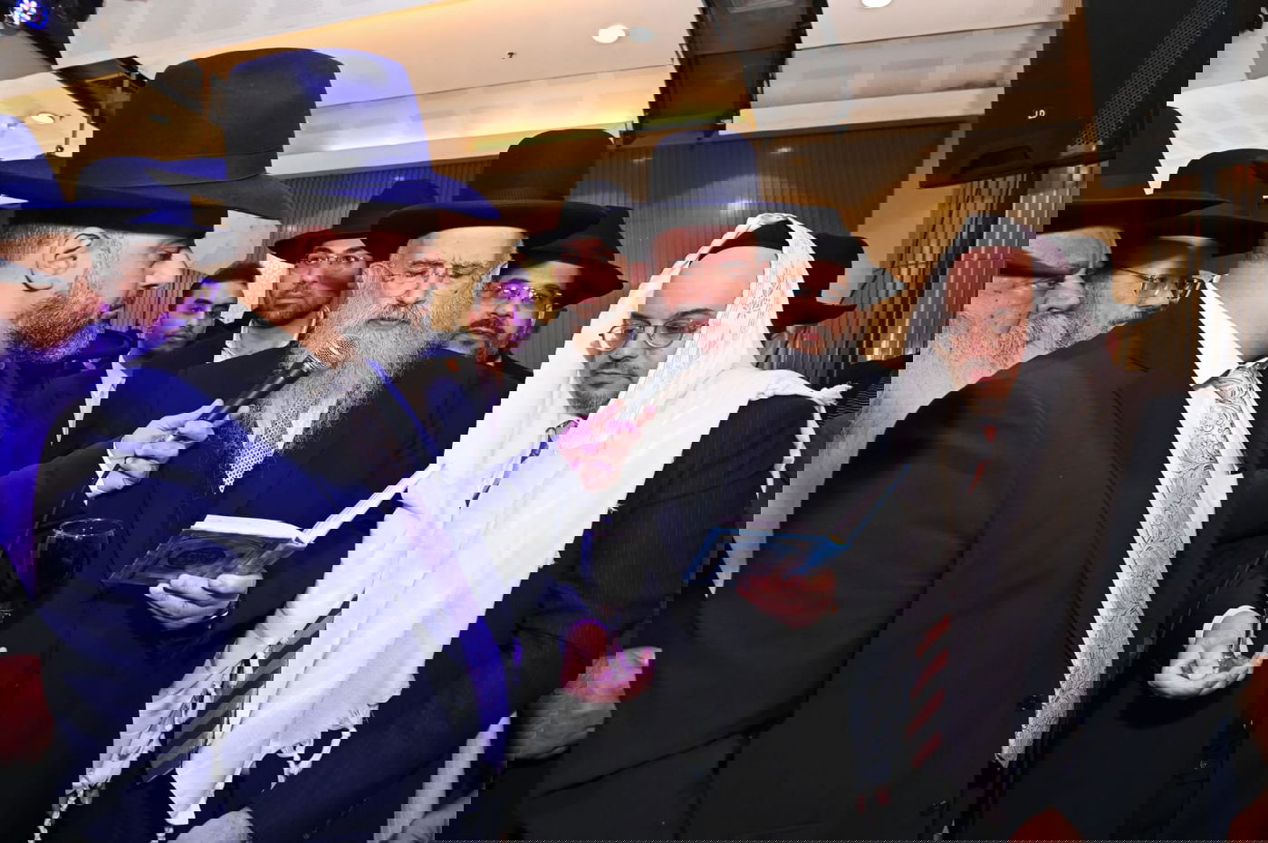 גדולי העסקונה הבני ברקית בברית לבנו של יעקב זכריהו | גלריה