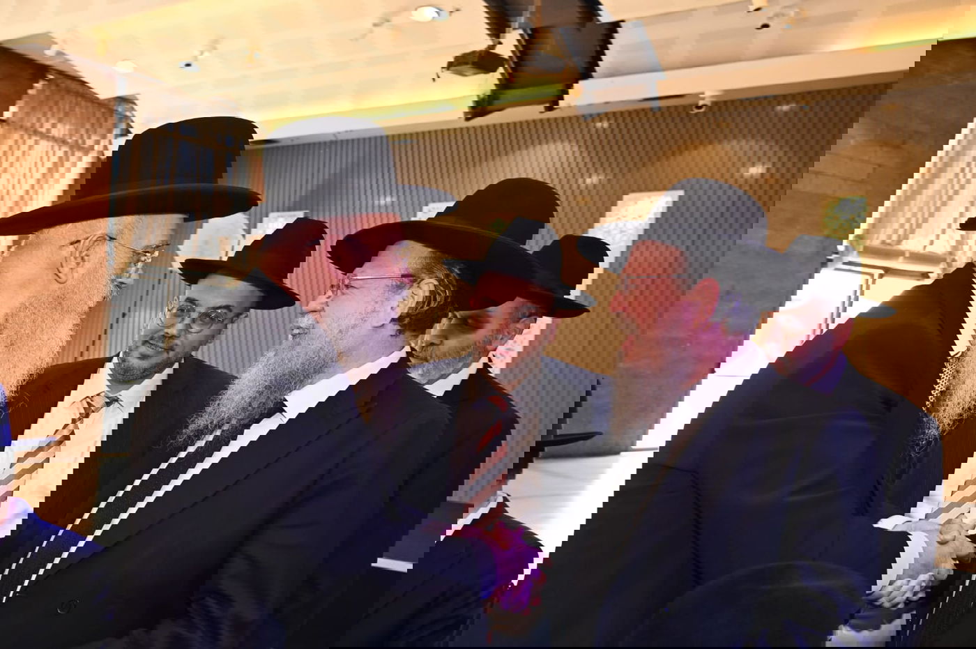 גדולי העסקונה הבני ברקית בברית לבנו של יעקב זכריהו | גלריה