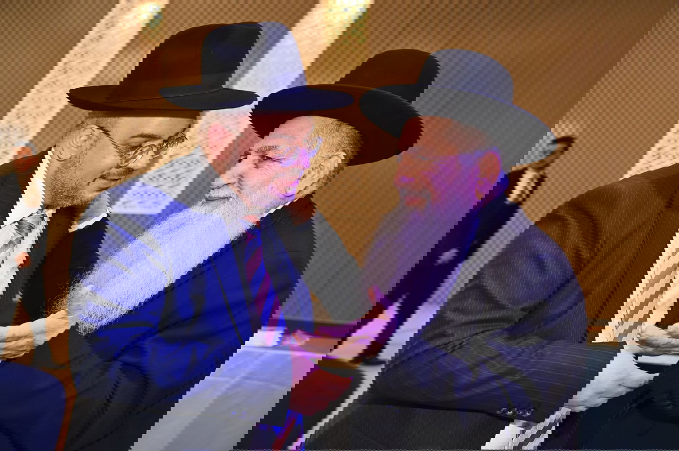 גדולי העסקונה הבני ברקית בברית לבנו של יעקב זכריהו | גלריה