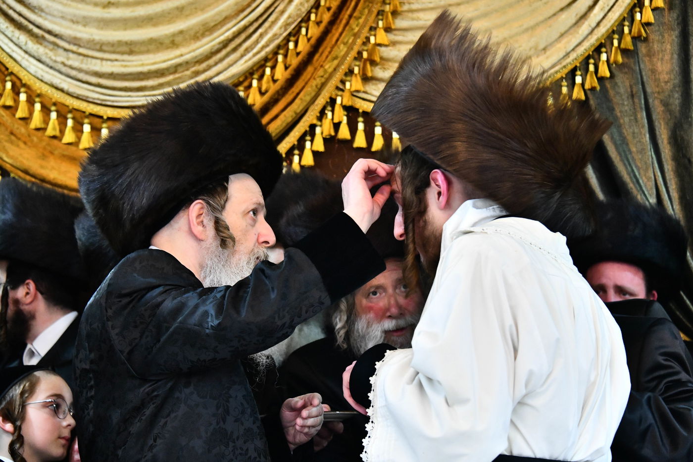 אבי הכלה התחדש עם שטריימל חדש, והסבא שבר את הצלחת 