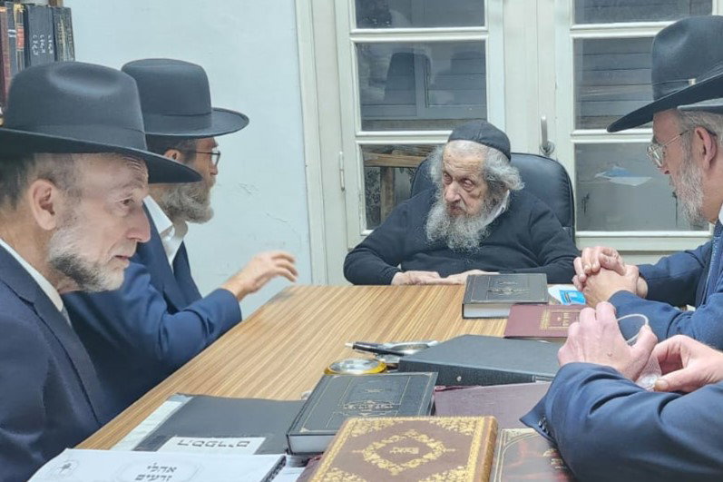 ח"כי 'דגל התורה' אצל הגר"ד לנדו | ארכיון