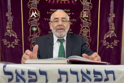 הרב שלמה זביחי בפרסית על 'פקודי' • צפו 