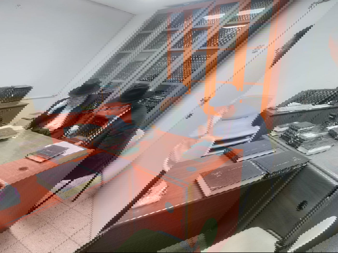 גרינברג במעונו של הגרמ"ה הירש