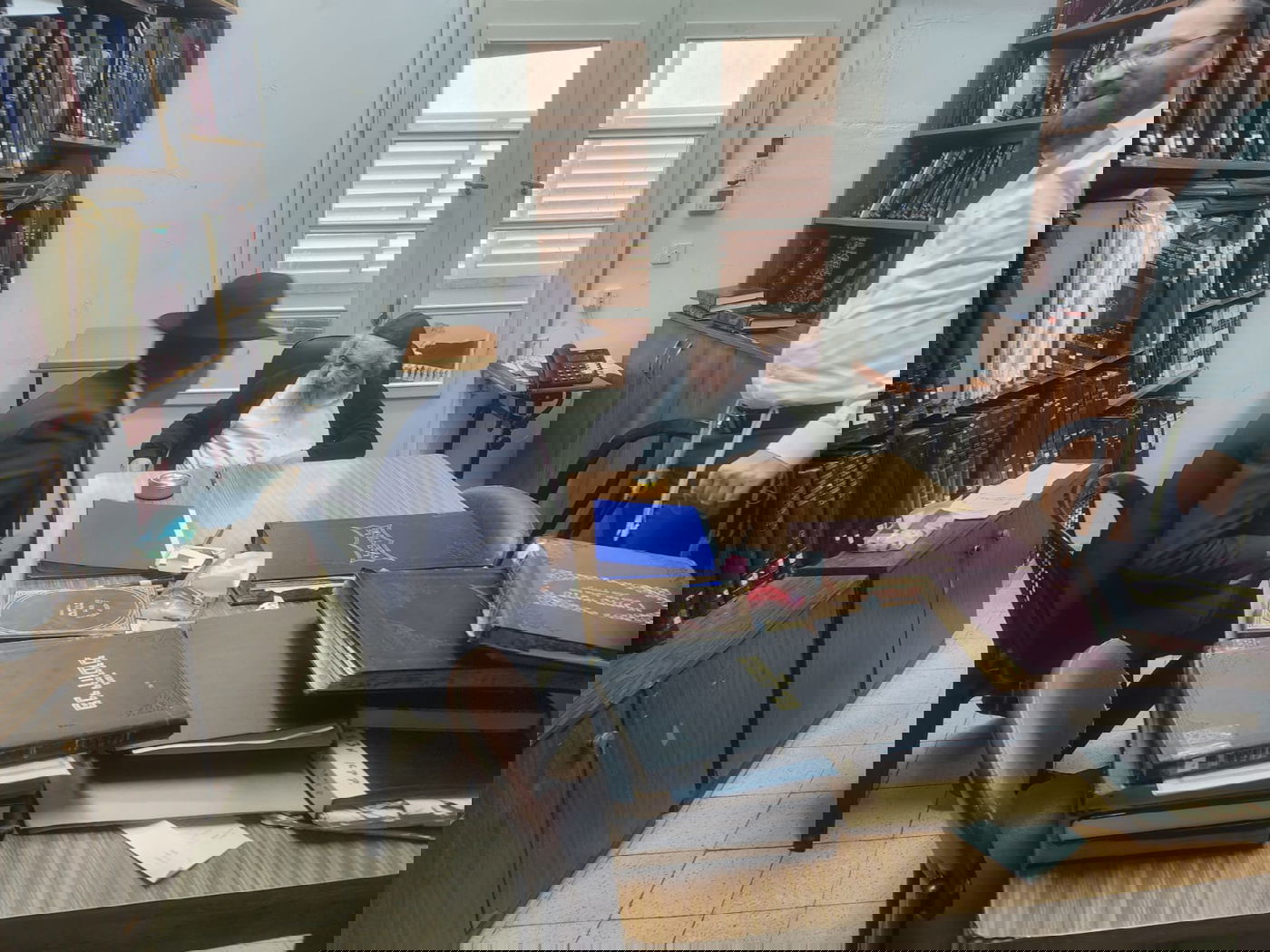 גרינברג במעונו של ראש הישיבה הגר"ד לנדו