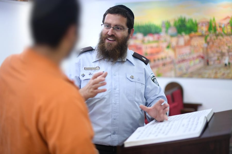 רב בשב"ס בשיחה עם אסיר | אילוסטרציה