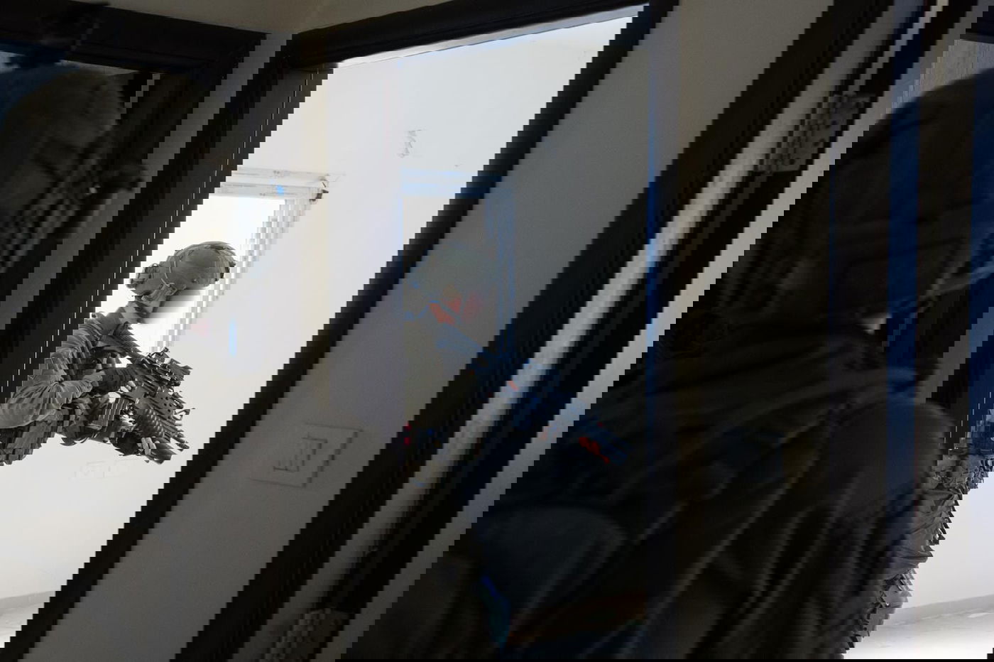 לוחמי הנח"ל חיסלו חוליות מחבלים | אוגדת 98 פשטה על יעדי טרור