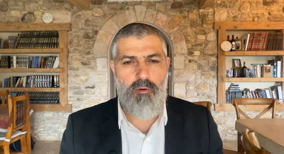 צבי יחזקאלי בפינה על פרשת פקודי • צפו