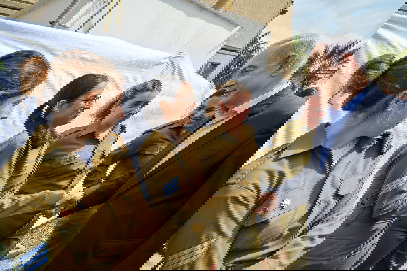 נתניהו לתצפיתניות: "החברות שלכן בשבי חמאס, עושים הכל להחזיר אותן"