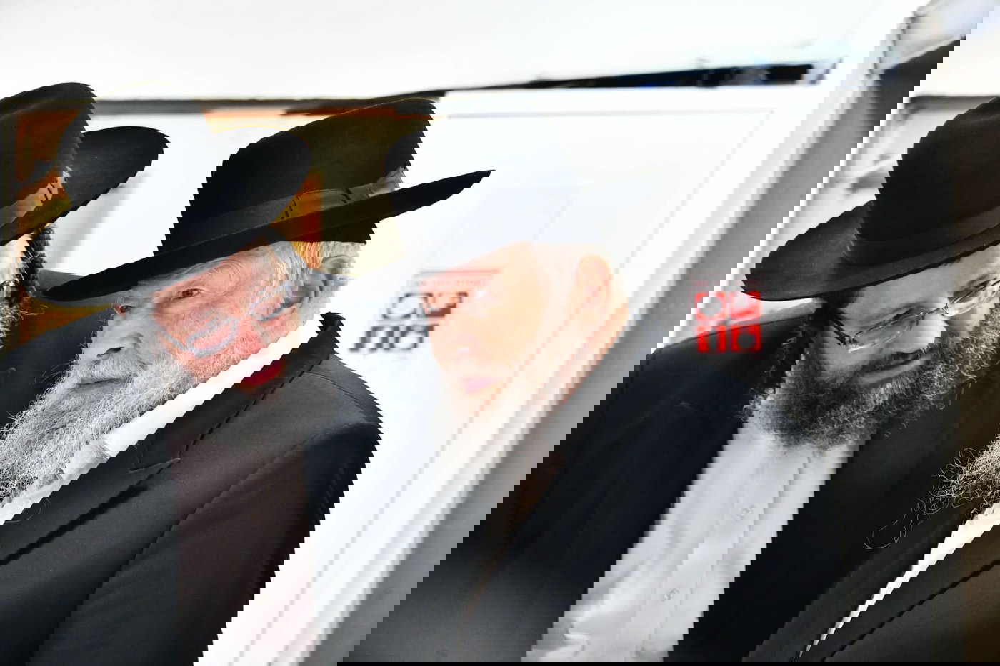 תיעוד משמחת נשואי צאצאי גדולי התורה והיראה; בית 'אמרי יושר – אהלי ישועה'