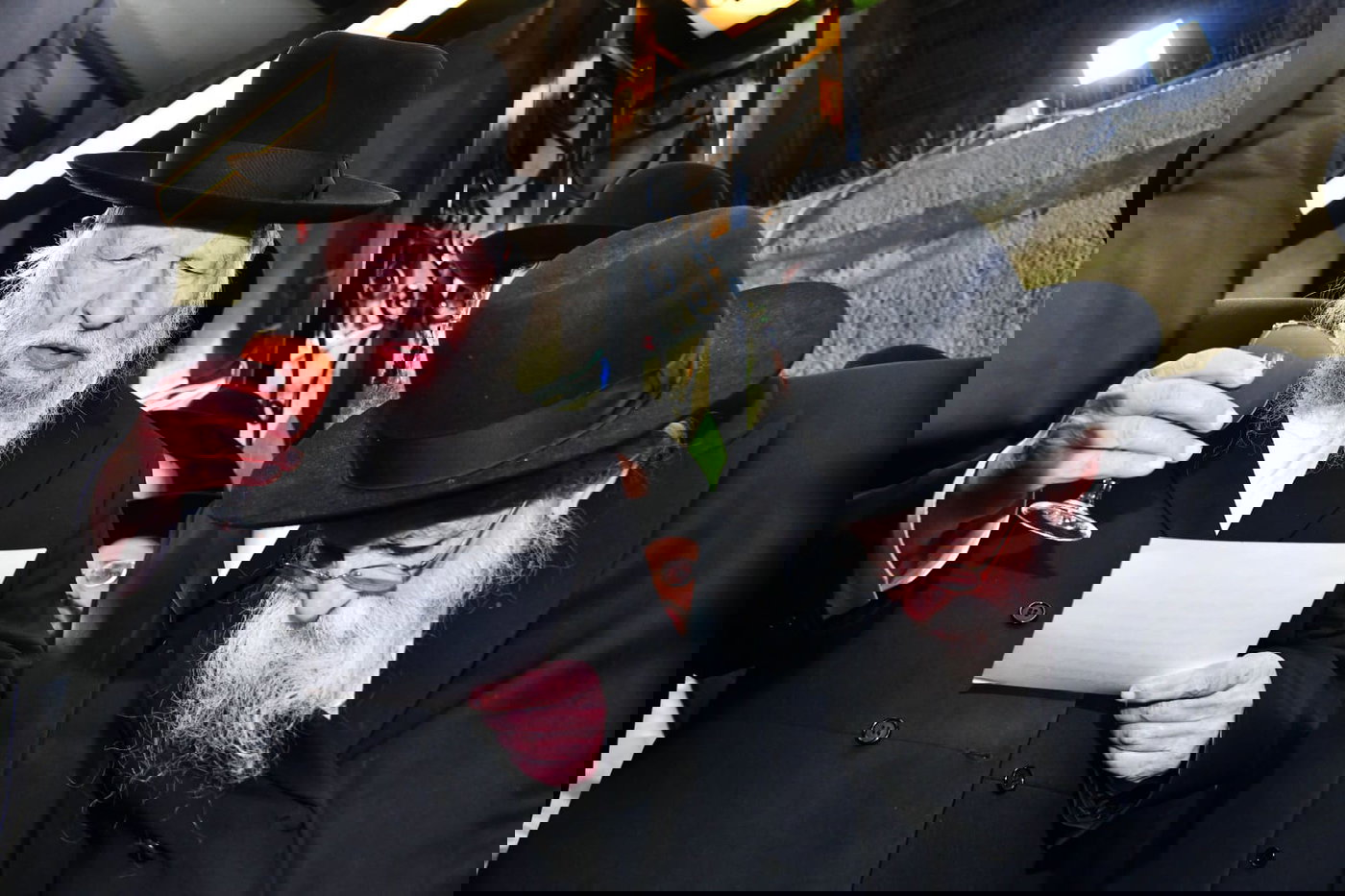 תיעוד משמחת נשואי צאצאי גדולי התורה והיראה; בית 'אמרי יושר – אהלי ישועה'