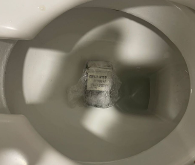 הם ליוו את האסיר לבית החולים - ונדהמו מהממצא באסלה