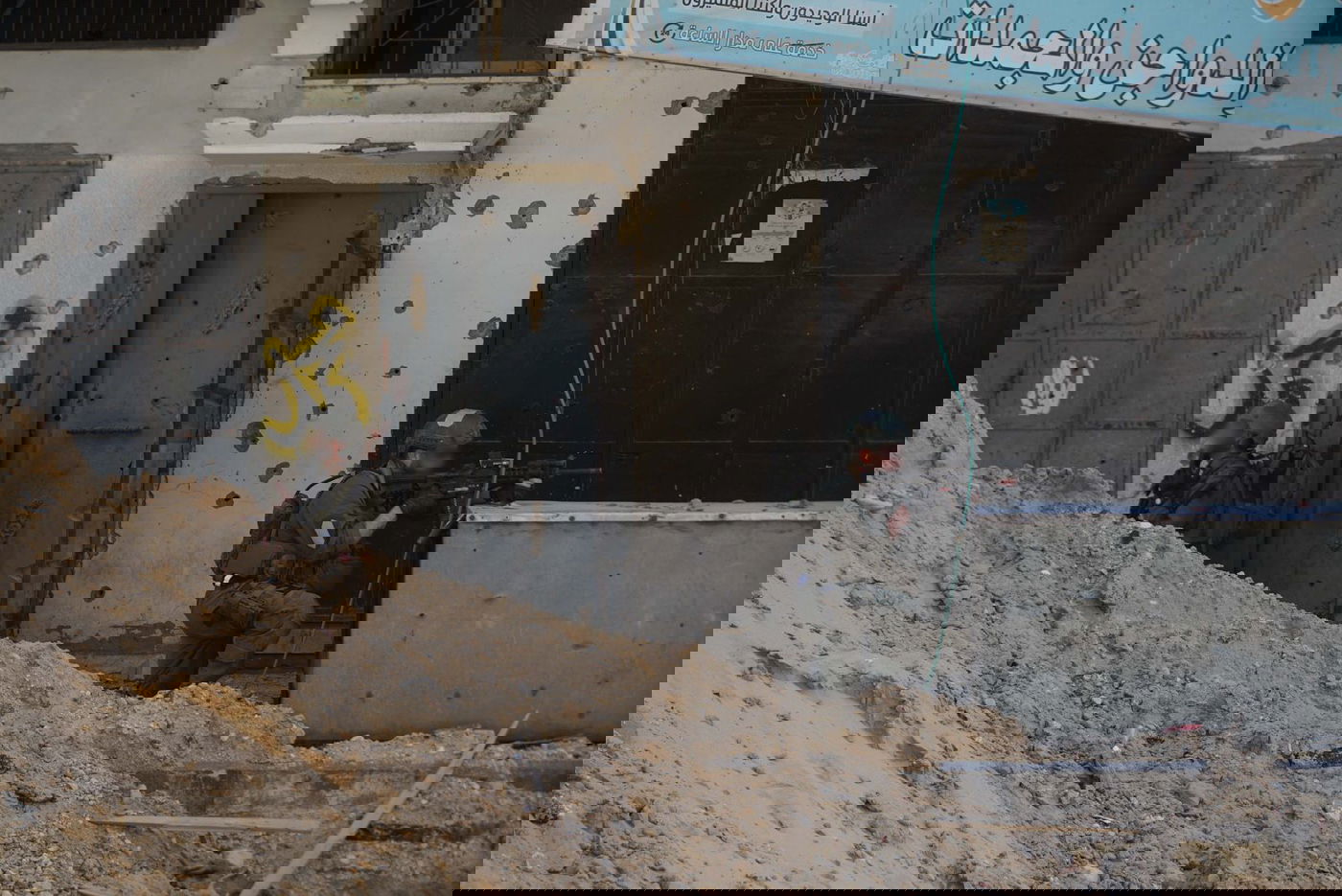 מחבלים העמיסו חומר נפץ - וחוסלו; קרבות פנים אל פנים