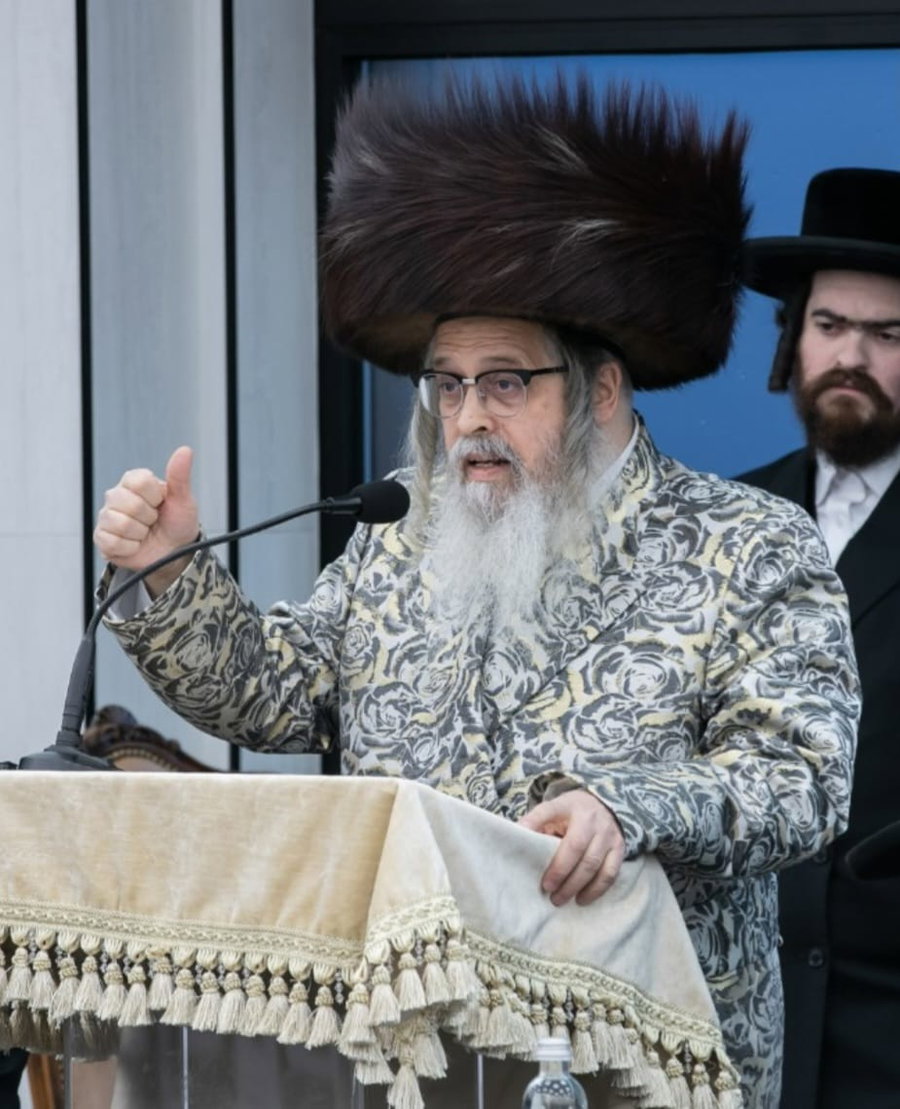 "בני מלכים אנחנו" - האדמו"ר ביקש מהבחורים להתנהג כדבעי ביום הפורים
