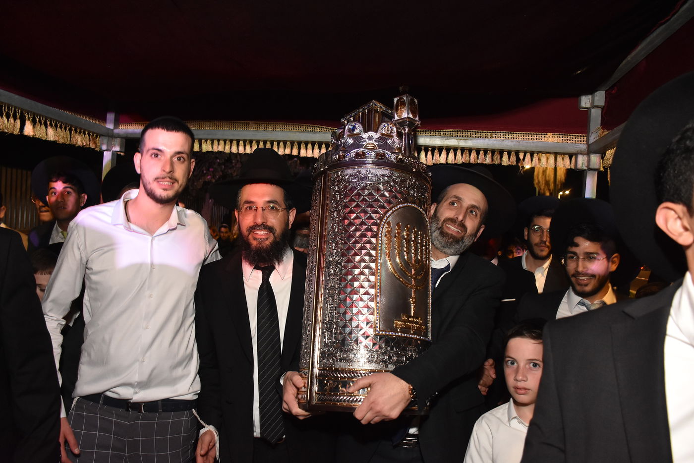 בן הישיבה הכניס ספר לע"נ אביו ז"ל, חבריו עלזו לכבוד התורה ולומדיה