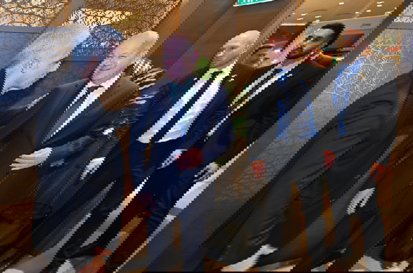 לפיד עם קנצלר גרמניה אולף שולץ