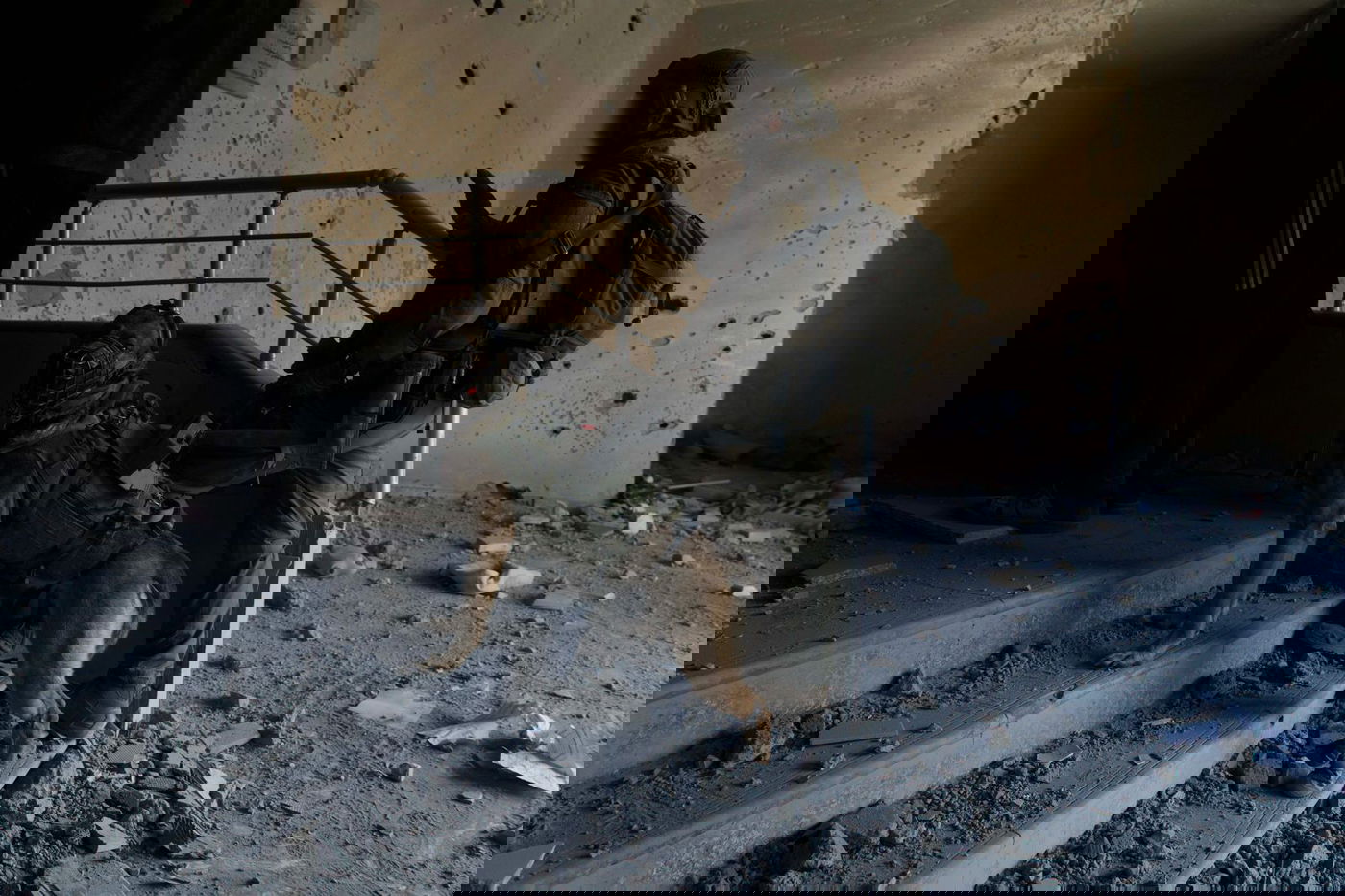 תיעוד משטח האש: נתקלים במחבלים בתוך בניינים ומחסלים