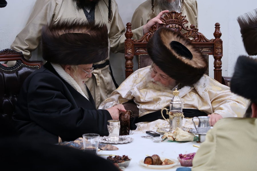 במעונו הפרטי בירושלים: האח האדמו"ר הסב לשבע ברכות אצל אחיו האדמו"ר