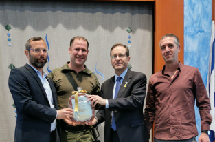 בעל החמוסייה הגיבור שחיסל את המחבל בעלי, קיבל הוקרה