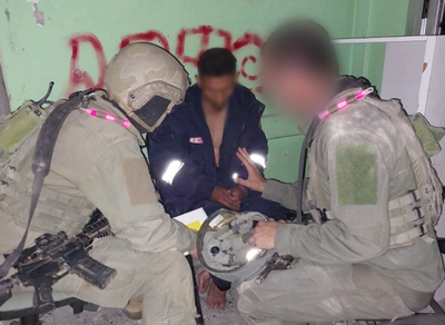 רכז וחוקר שב"כ חוקרים מחבל בשיפאא'