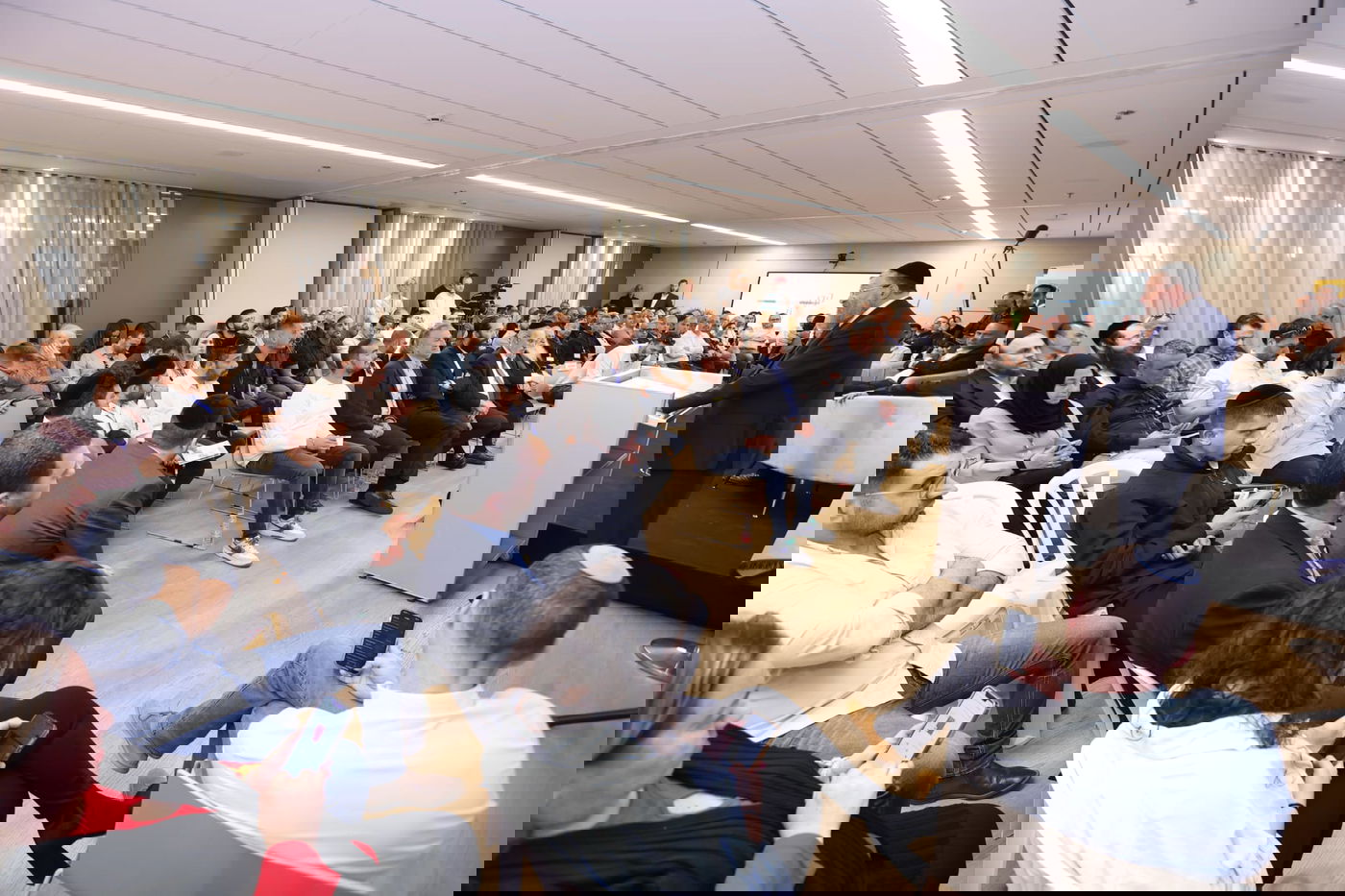 אחמי"ם, חכי"ם וחברי כנסת נטלו חלק באירוע