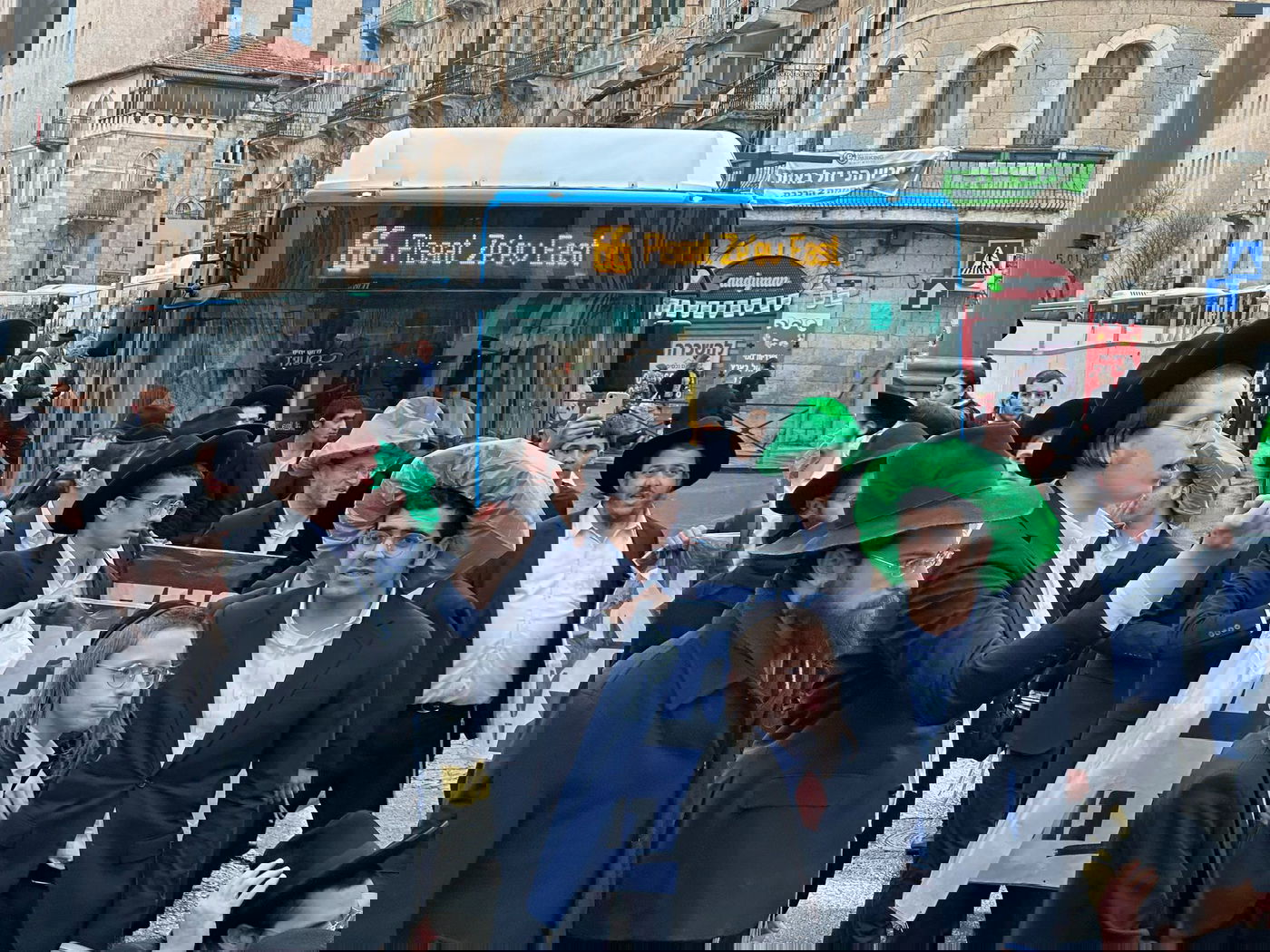 בושה וחרפה: הרצ"פניקים קראו לשוטרים - "נאצים, תמותו בעזה"