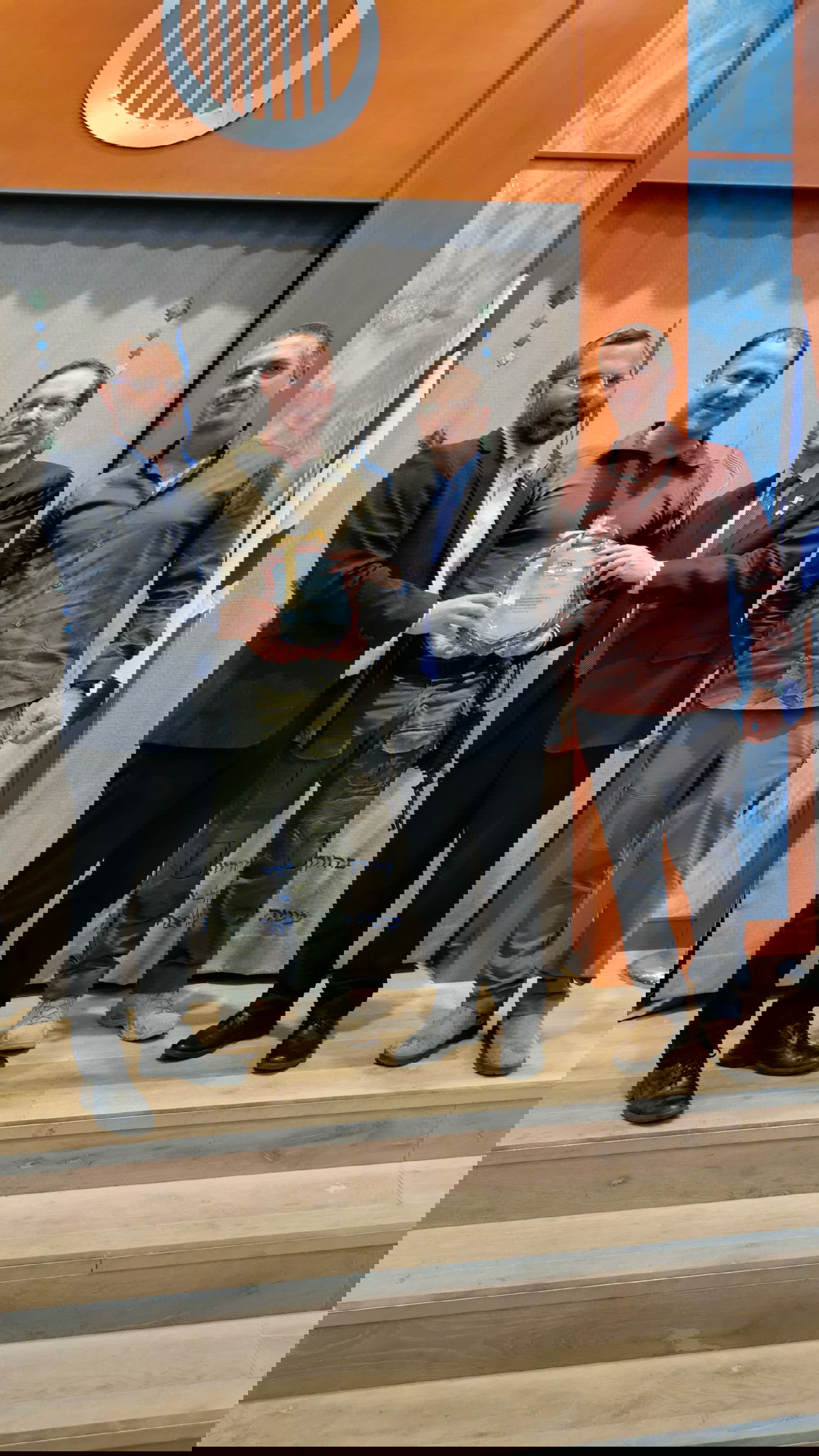 גזבר מקבל את ההוקרה