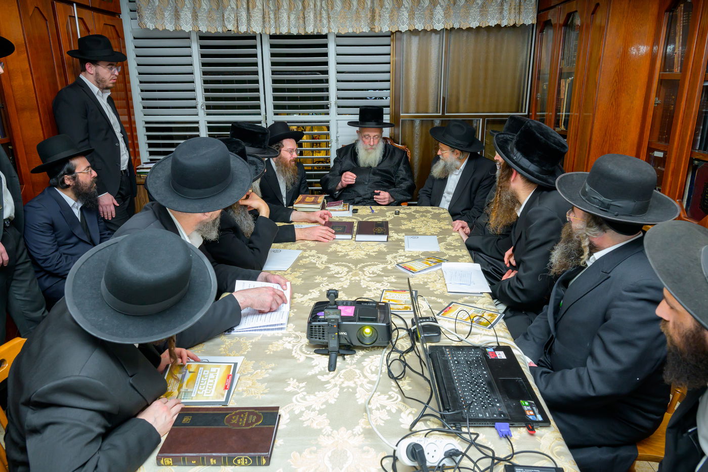 הכינוס המיוחד התקיים במעונו של הגאון רבי שמואל אליעזר שטרן