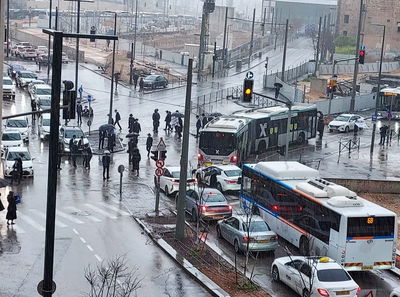 ההפגנה סמוך לגשר המיתרים ולתחנה המרכזית בירושלים, כעת