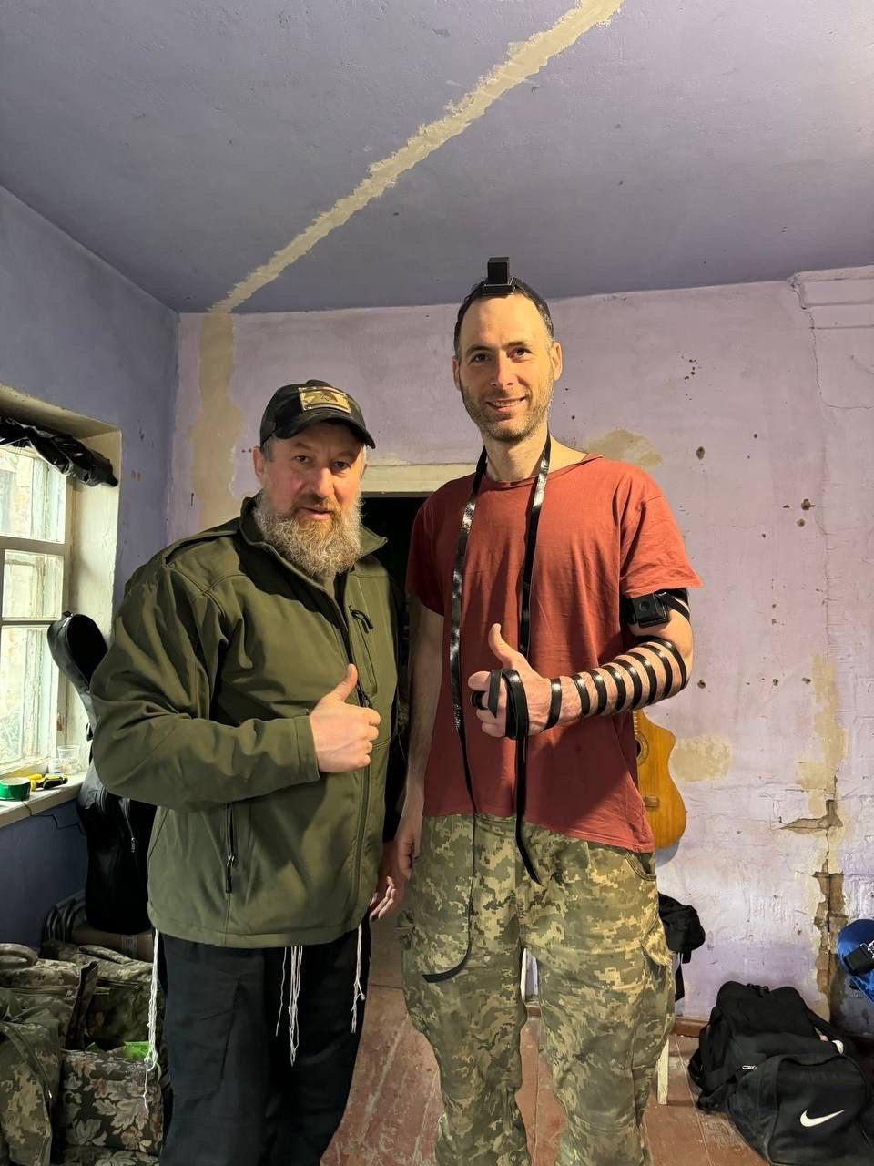 חיילים יהודים באוקראינה מקבלים לראשונה משלוחי מנות | תיעוד