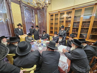 הנגיד נדב 2 מיליון דולר להנצחת הבניין - האדמו"ר ערך לכבודו 'לחיים' במעון המיתולוגי