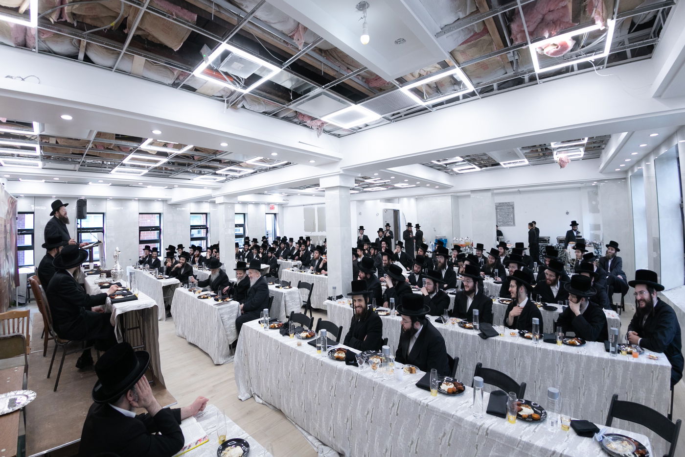 מסיבה של מצווה בחצה"ק פאפא