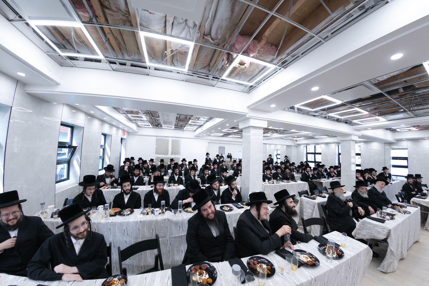 מסיבה של מצווה בחצה"ק פאפא