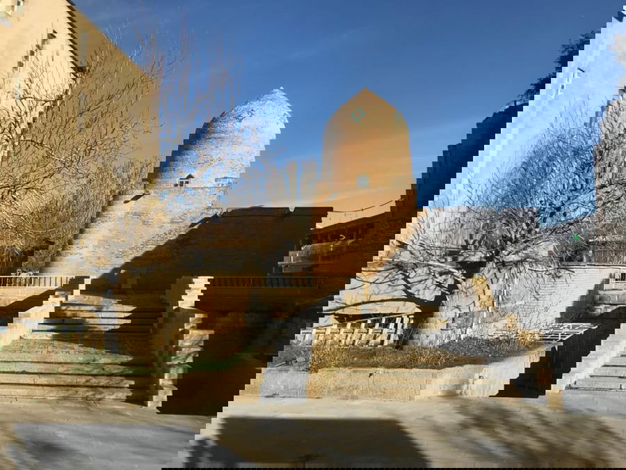 קברם של מרדכי ואסתר באיראן