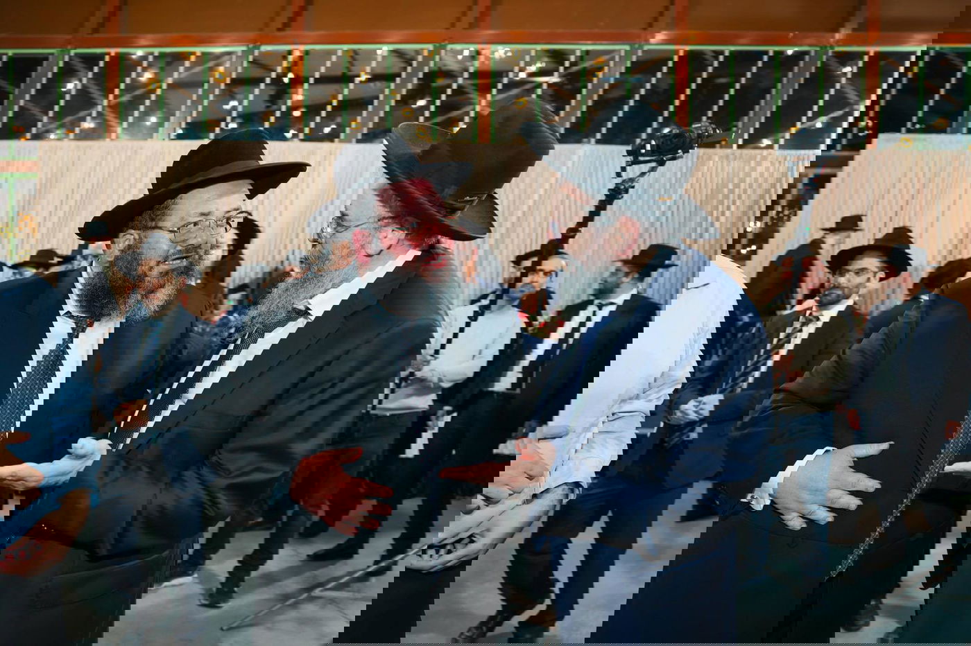 המונים חגגו בשמחת הבר מצוה לנכד האדמו״ר רבי ברוך אביחצירא