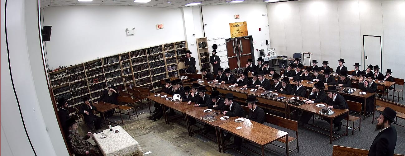 האדמו"ר מלאנדאן ביקר בישיבה במאנסי לקראת פורים